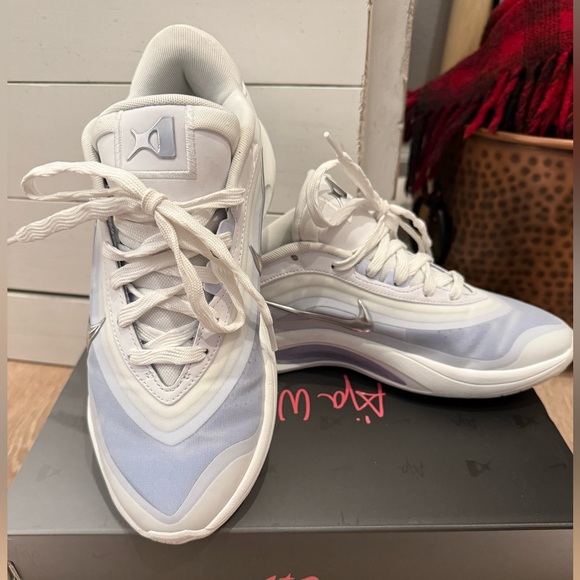 Nike A’One “OG Pearl” Basketball Shoes - Picture 11 of 11